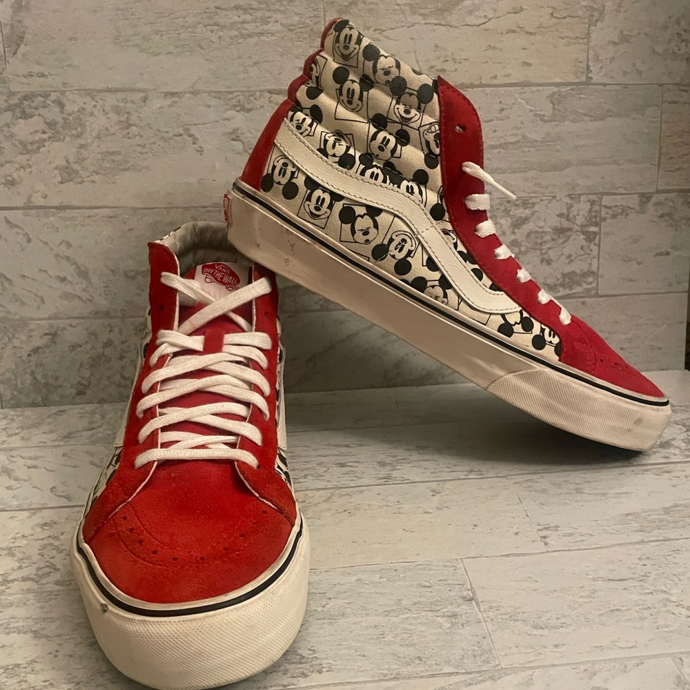 Vans, Disney, Mickey Mouse high Tom skate shoes mens size 10.5